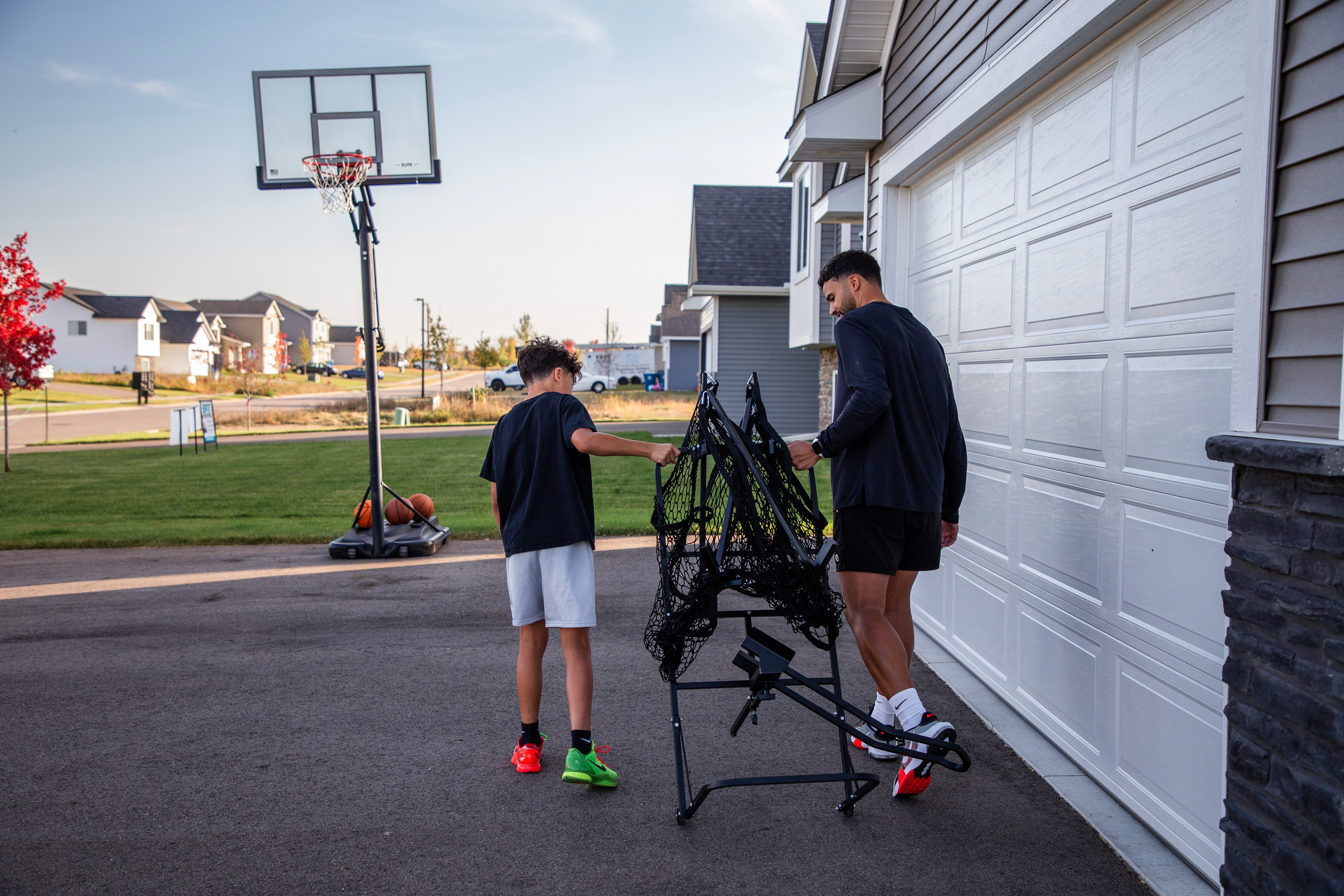 At What Age Should I Start Working with My Kid on Basketball?